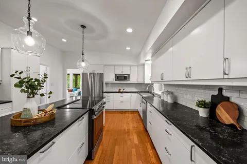 $749,000 | 3 Chartwell Court, Owings Mills, MD 21117