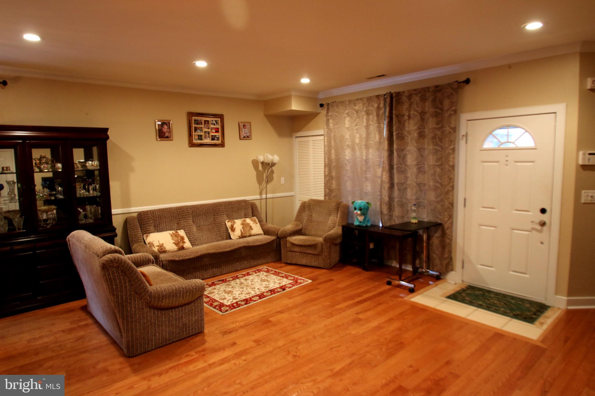 1630 Welsh Road, Unit 39E Philadelphia, PA 19115 - Photo 3 of 16