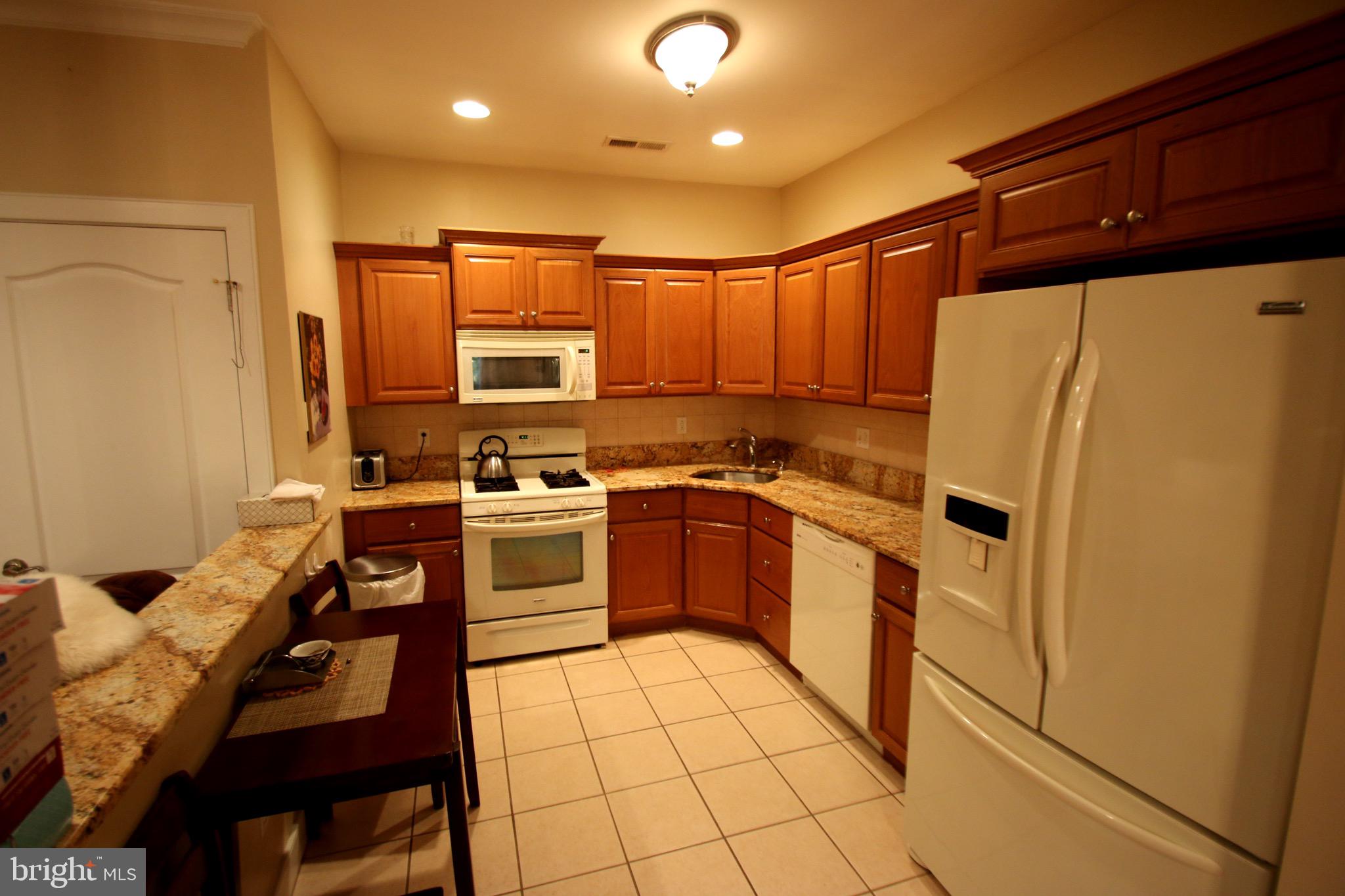 1630 Welsh Road, Unit 39E Philadelphia, PA 19115 - Photo 7 of 16