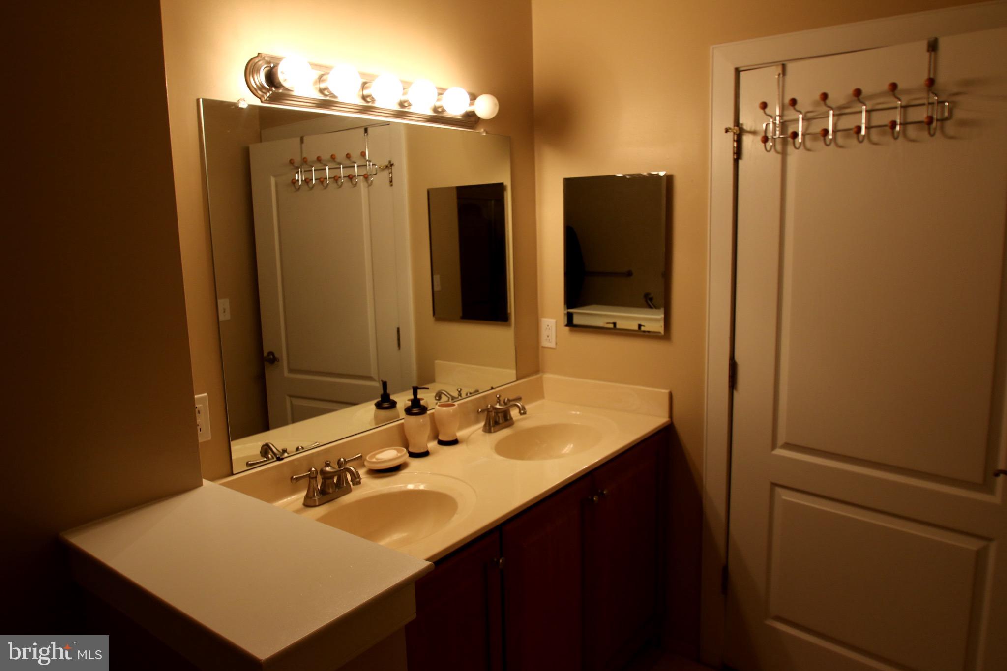 1630 Welsh Road, Unit 39E Philadelphia, PA 19115 - Photo 10 of 16