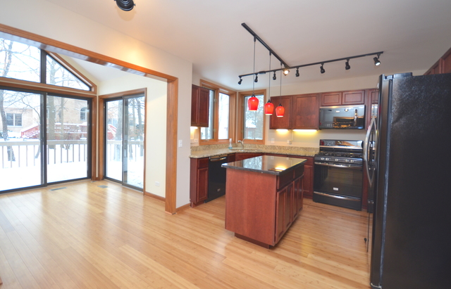 421 Delaware Circle Bolingbrook, IL 60440 - Photo 8 of 23