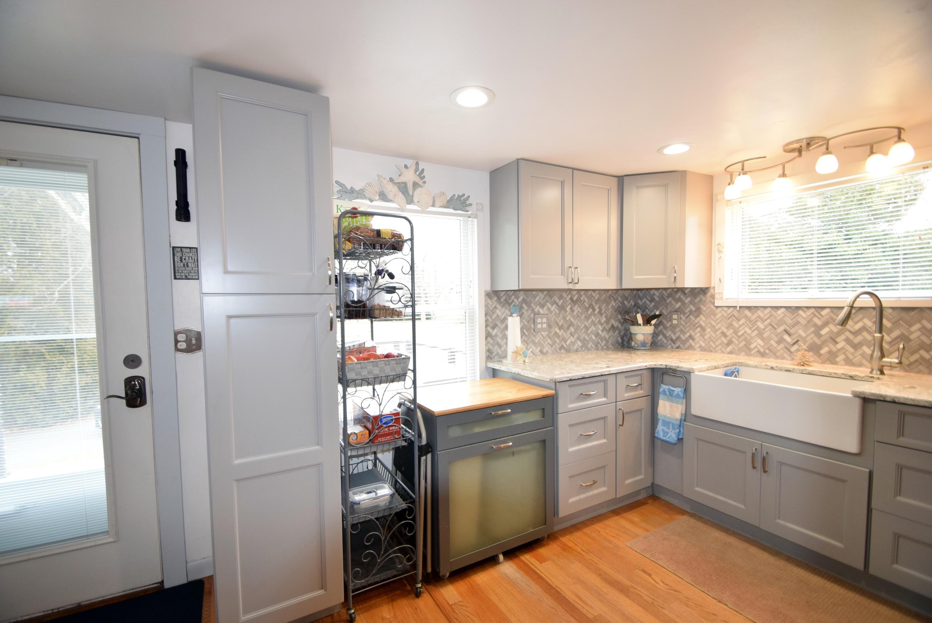 42 Locust Road Orleans, MA 02653 - Photo 11 of 36 42Locust K1