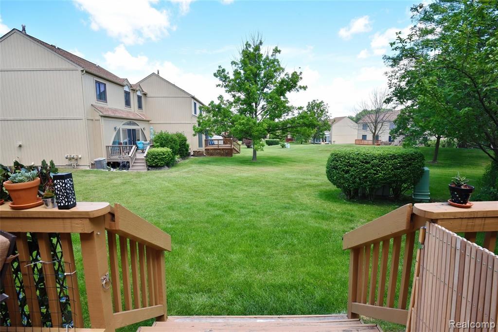 2259 Crystal Drive, Unit 32 Rochester Hills, MI 48309 - Photo 31 of 37