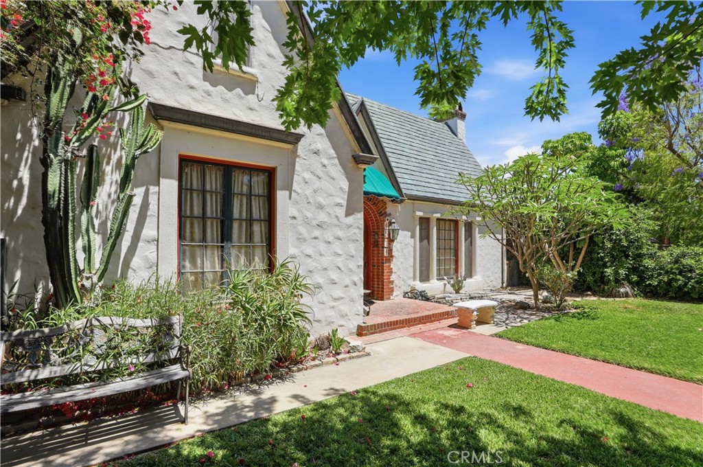 4579 University Riverside, CA 92501 - Photo 5 of 44