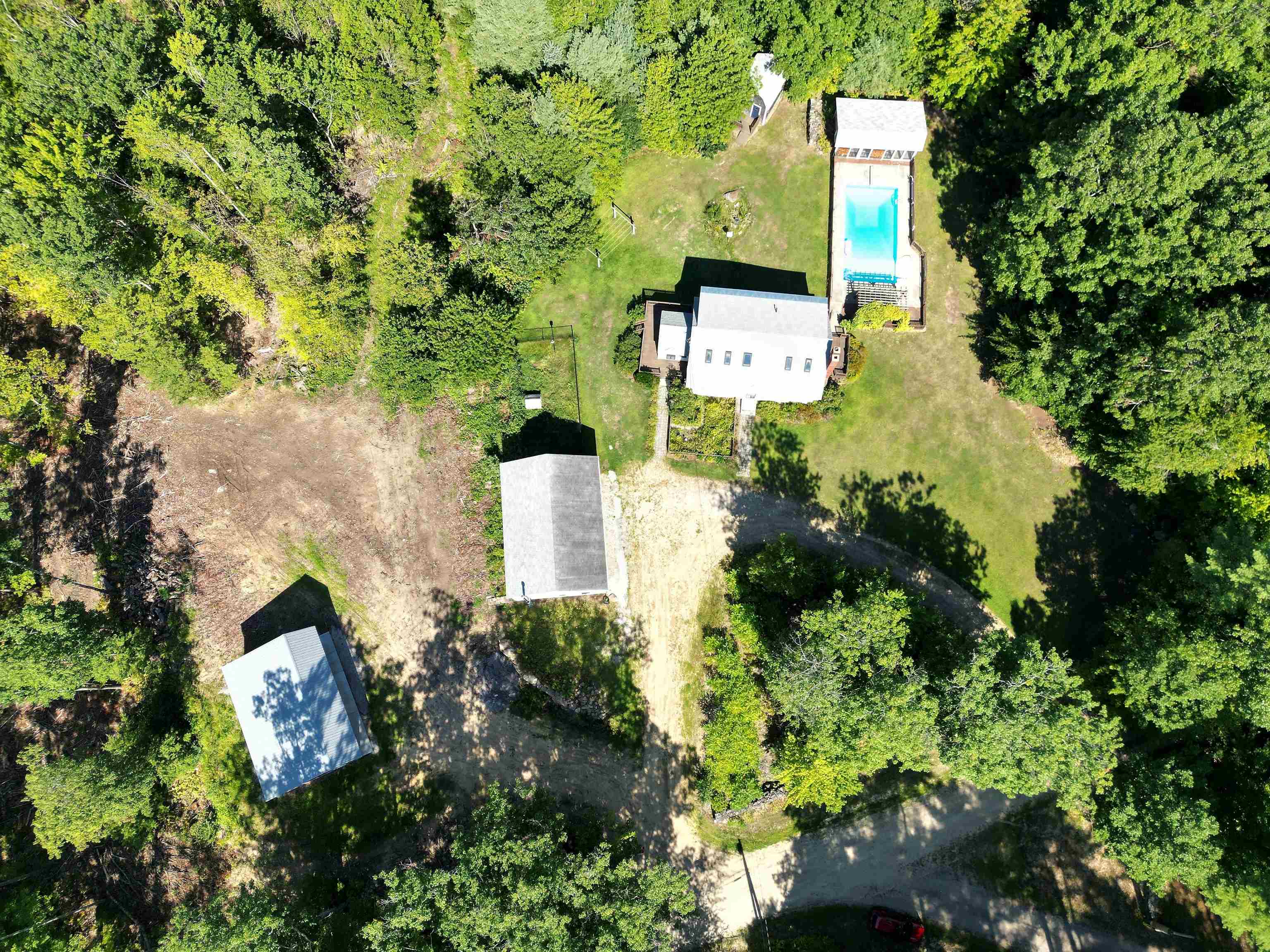 83 Range Road Epsom, NH 03234 - Photo 4 of 39