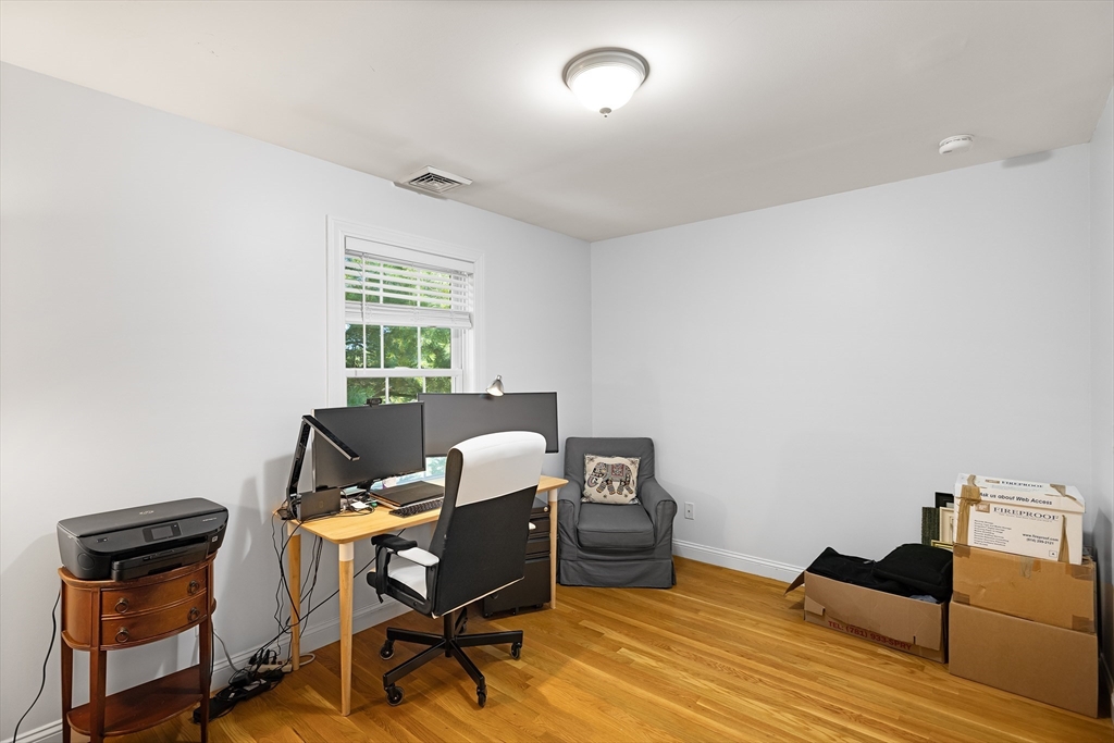 61 Upton Road Waltham, MA 02452 - Photo 18 of 28 Gallery Image 18