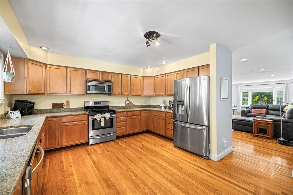 61 Upton Road Waltham, MA 02452 - Photo 2 of 28 Gallery Image 2
