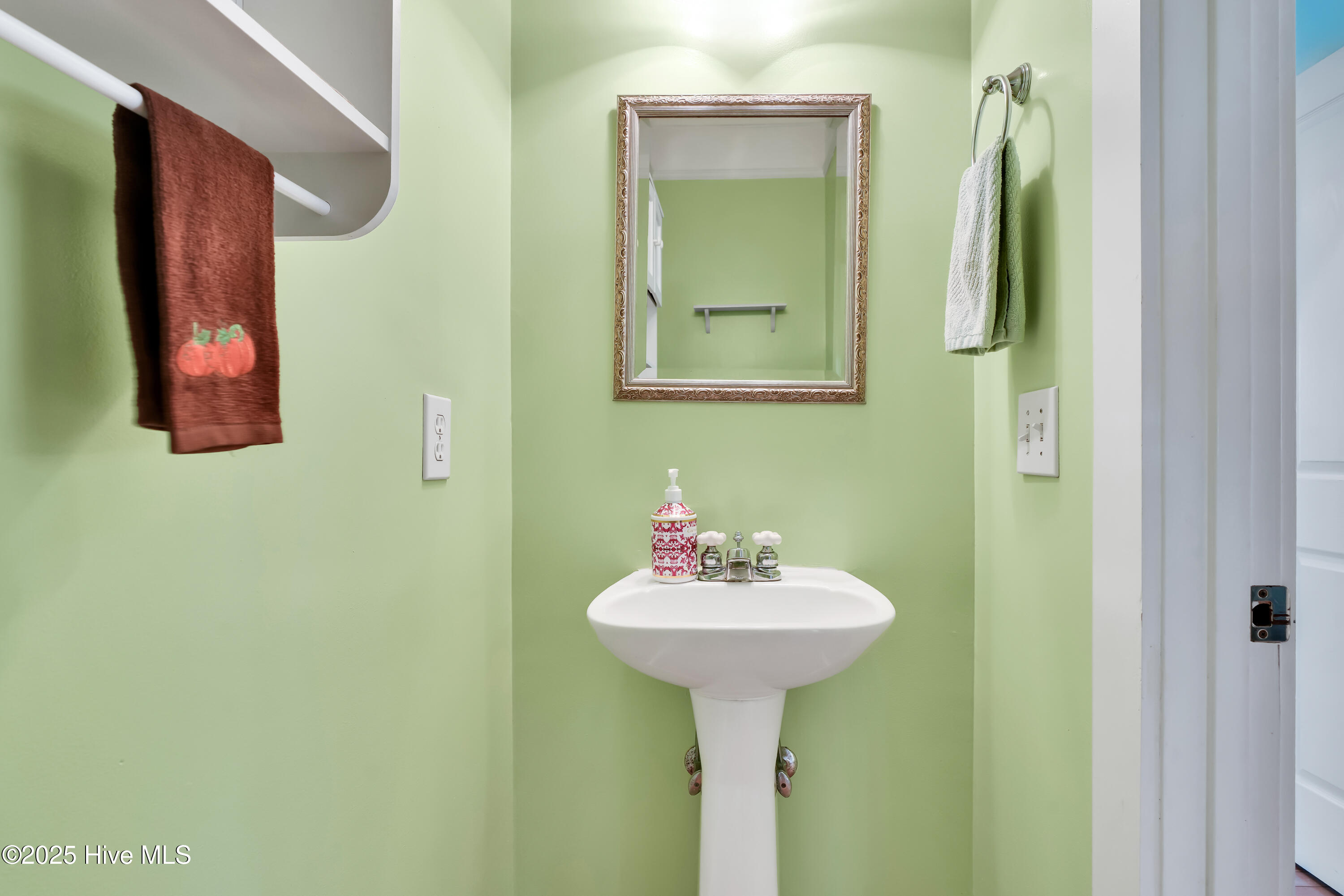 4922 Woods Edge Road Wilmington, NC 28409 - Photo 19 of 27 4922WoodsEdgeRoad-14