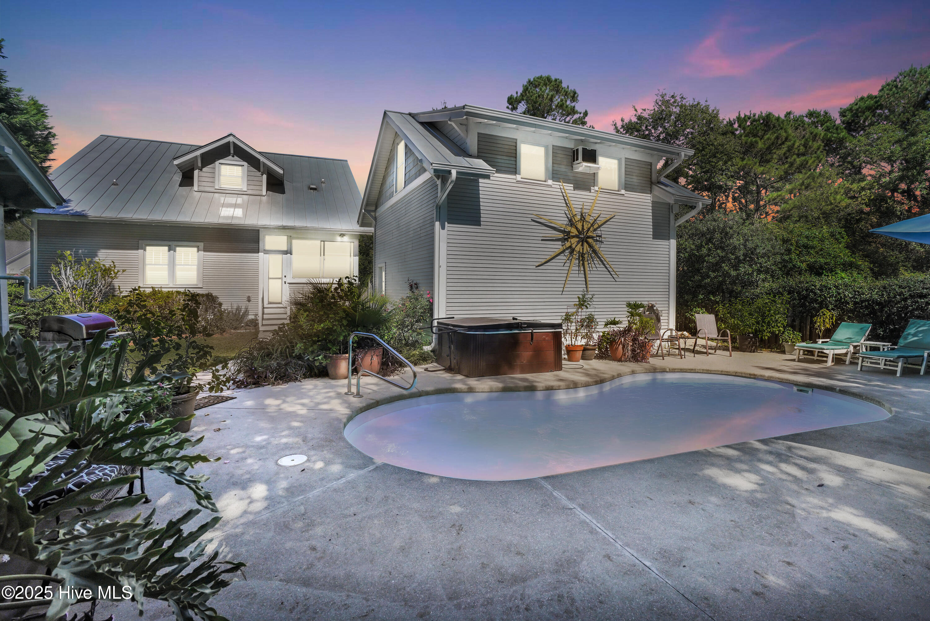 4922 Woods Edge Road Wilmington, NC 28409 - Photo 25 of 27 4922WoodsEdgeRoad-VTwilight