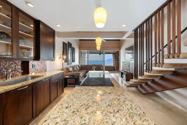 $1,100,000 | 3741 Lower Honoapiilani Road, Unit 308, Lahaina, HI 96761