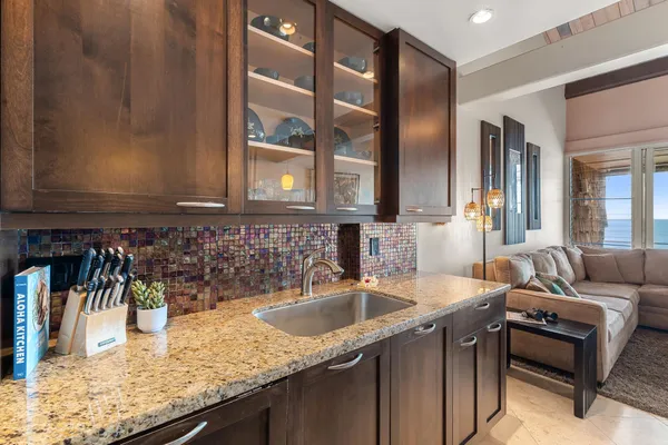 $1,100,000 | 3741 Lower Honoapiilani Road, Unit 308, Lahaina, HI 96761