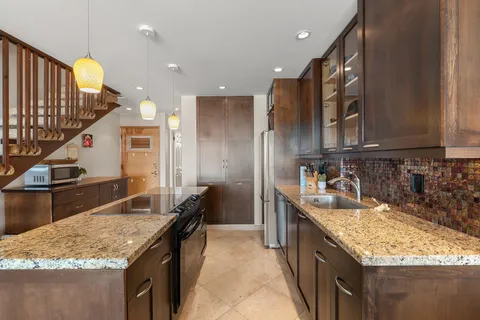 $1,100,000 | 3741 Lower Honoapiilani Road, Unit 308, Lahaina, HI 96761