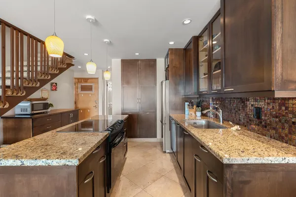 $1,100,000 | 3741 Lower Honoapiilani Road, Unit 308, Lahaina, HI 96761