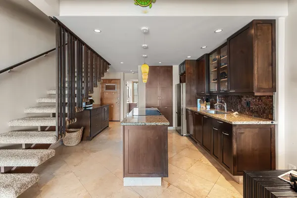 $1,100,000 | 3741 Lower Honoapiilani Road, Unit 308, Lahaina, HI 96761