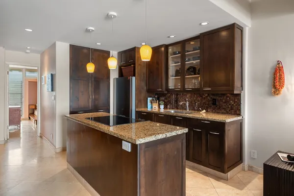 $1,100,000 | 3741 Lower Honoapiilani Road, Unit 308, Lahaina, HI 96761