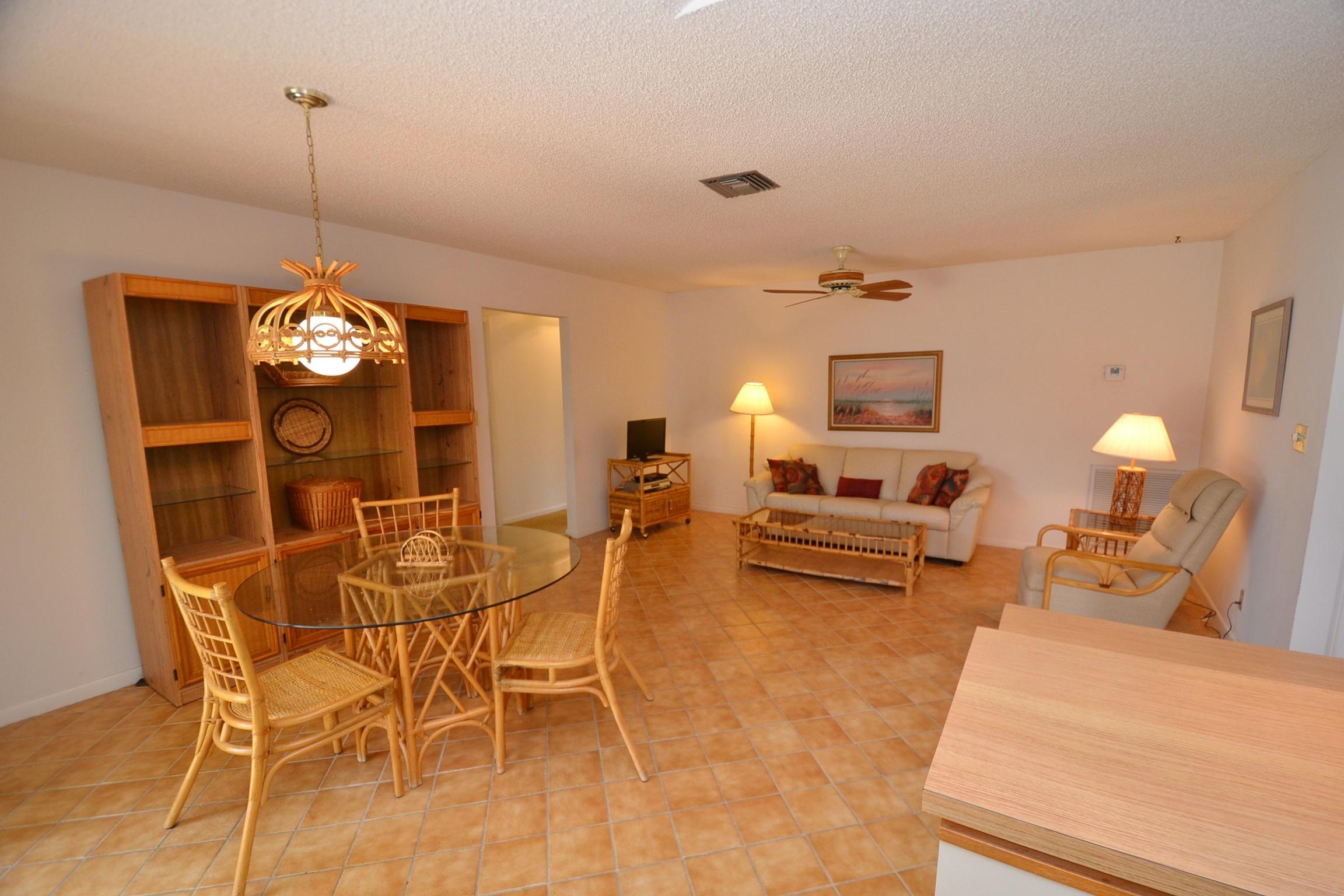 460 Northwest 70th Street Boca Raton, FL 33487 - Photo 25 of 36 eat-in and fam rm