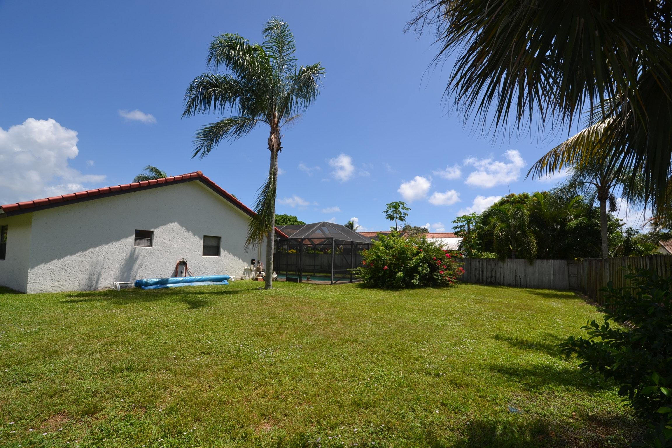 460 Northwest 70th Street Boca Raton, FL 33487 - Photo 8 of 36 yard