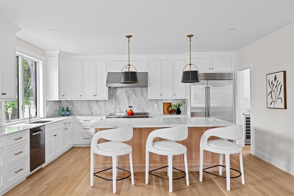 15 Glenland Road Brookline, MA 02467 - Photo 4 of 22