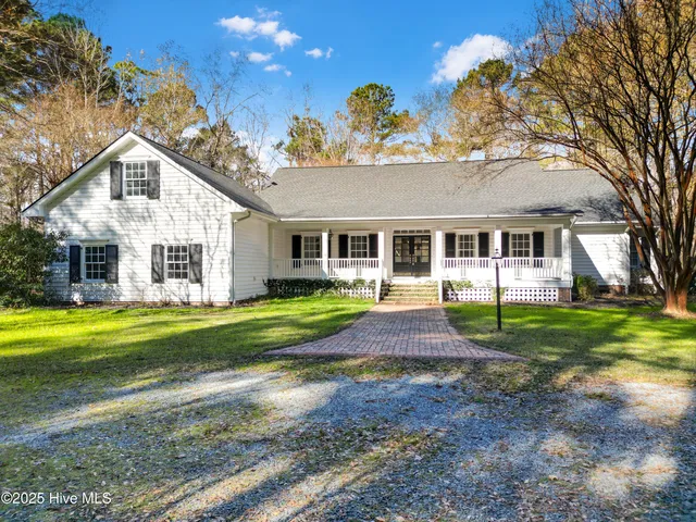 $640,000 | 4472 Croomsbridge Road, Burgaw, NC 28425