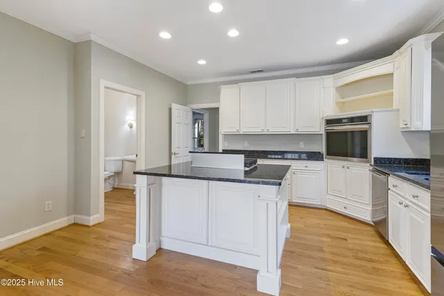 $640,000 | 4472 Croomsbridge Road, Burgaw, NC 28425