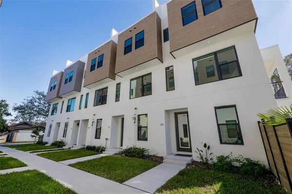 $3,700 | 317 15th Street North, St. Petersburg, FL 33705