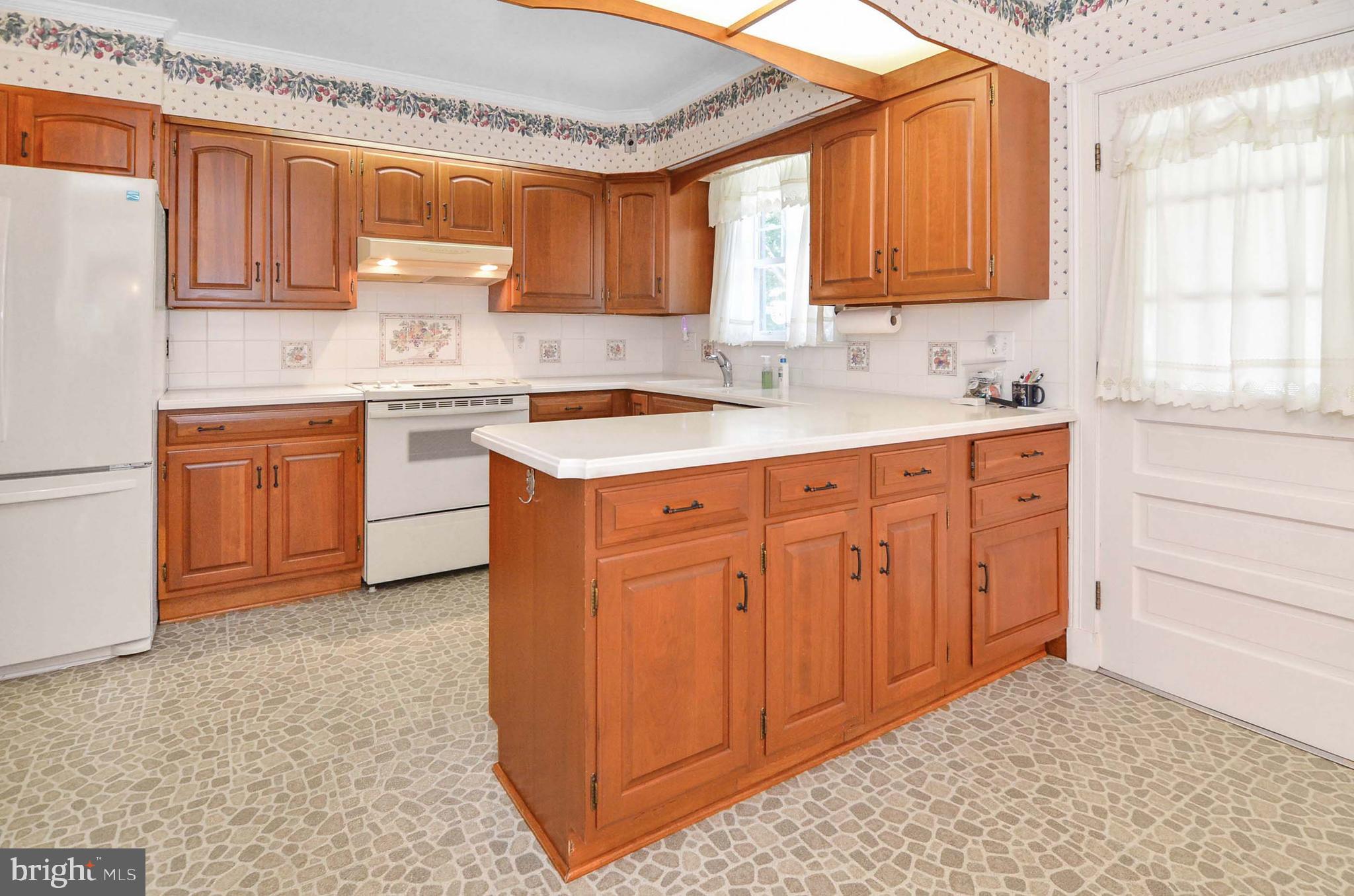 104 Pasadena Road Pasadena, MD 21122 - Photo 8 of 37 Gallery Image 8