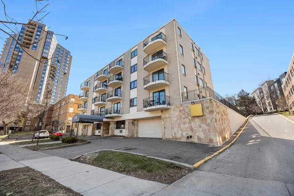 $165,000 | 2928 Dean Parkway, Unit 3E, Minneapolis, MN 55416