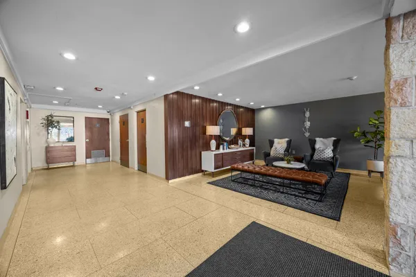 $165,000 | 2928 Dean Parkway, Unit 3E, Minneapolis, MN 55416