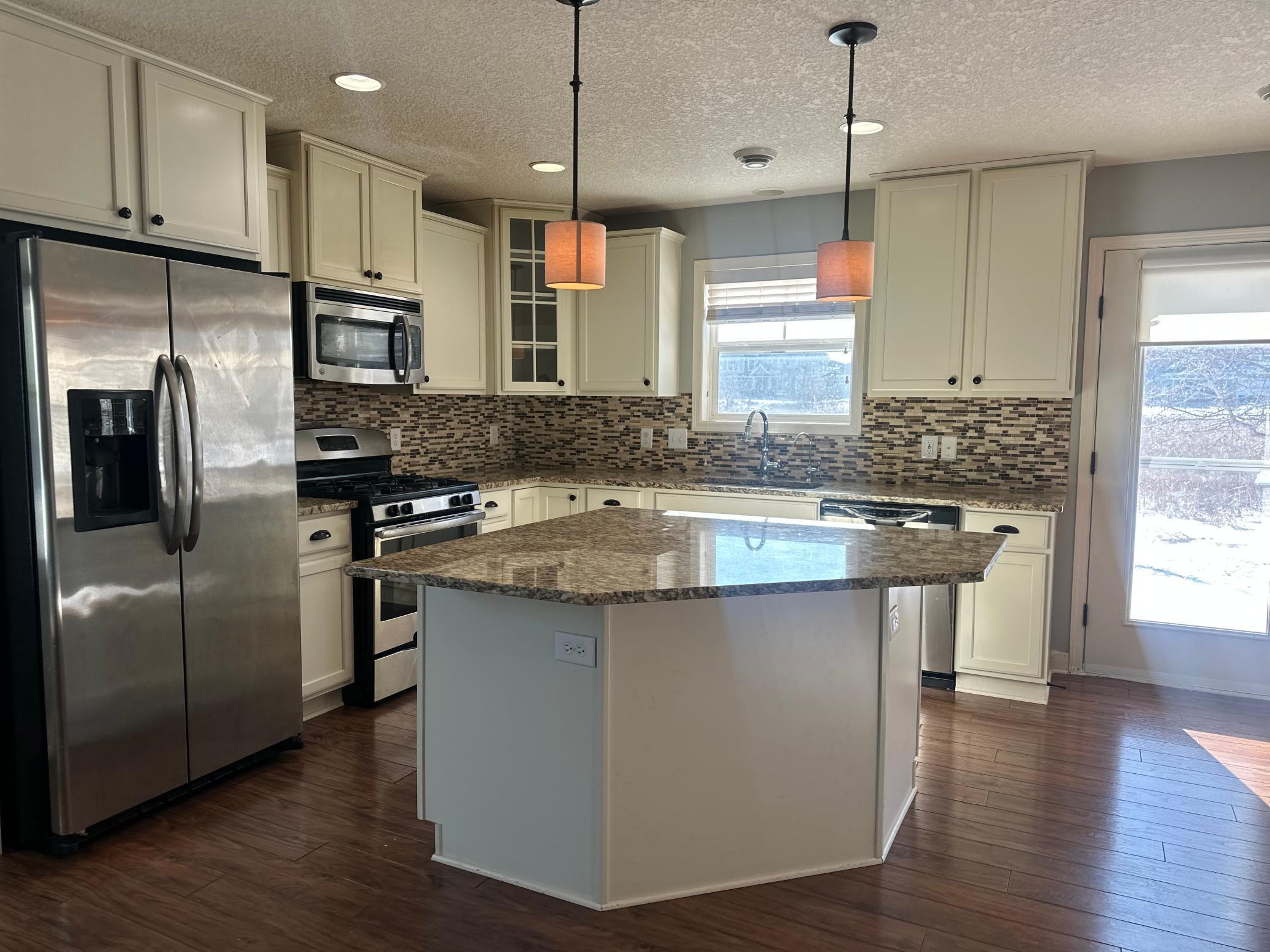 3288 Red Oak Trail Hamel, MN 55340 - Photo 2 of 10