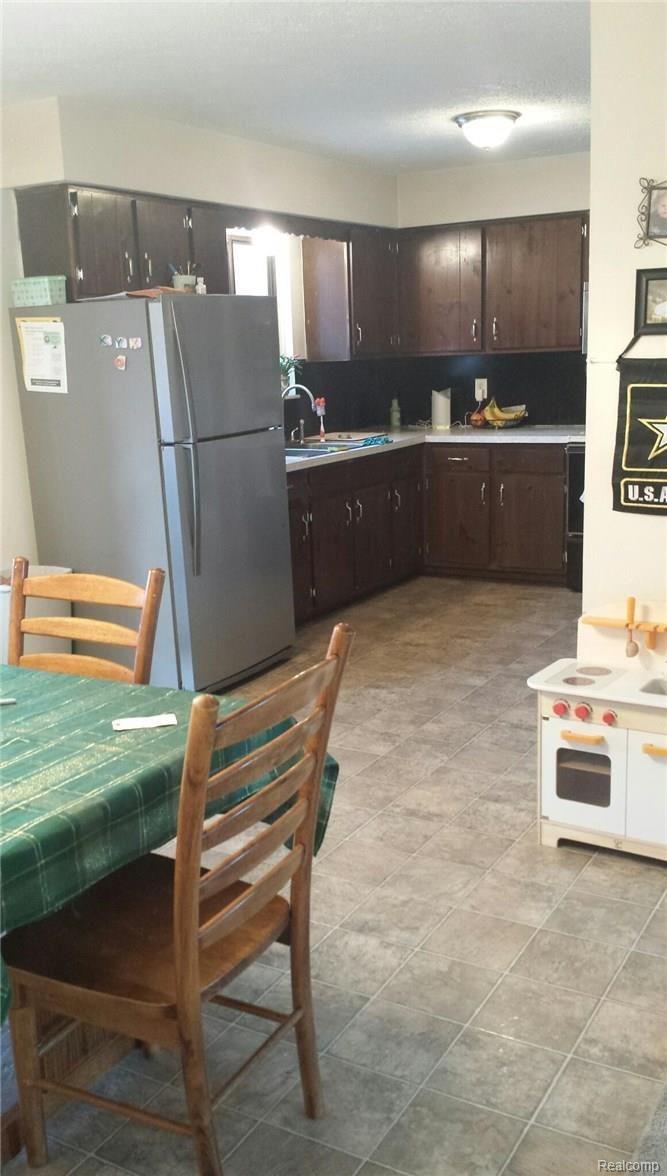 387 Dieterle Road Fowlerville, MI 48836 - Photo 6 of 25 20160105_164925.jpg