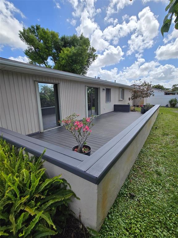 3568 Roslyn Road Venice, FL 34293 - Photo 5 of 29 Gallery Image 5