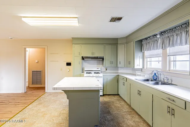 $106,500 | 602 Loraine Street, Abbeville, LA 70510