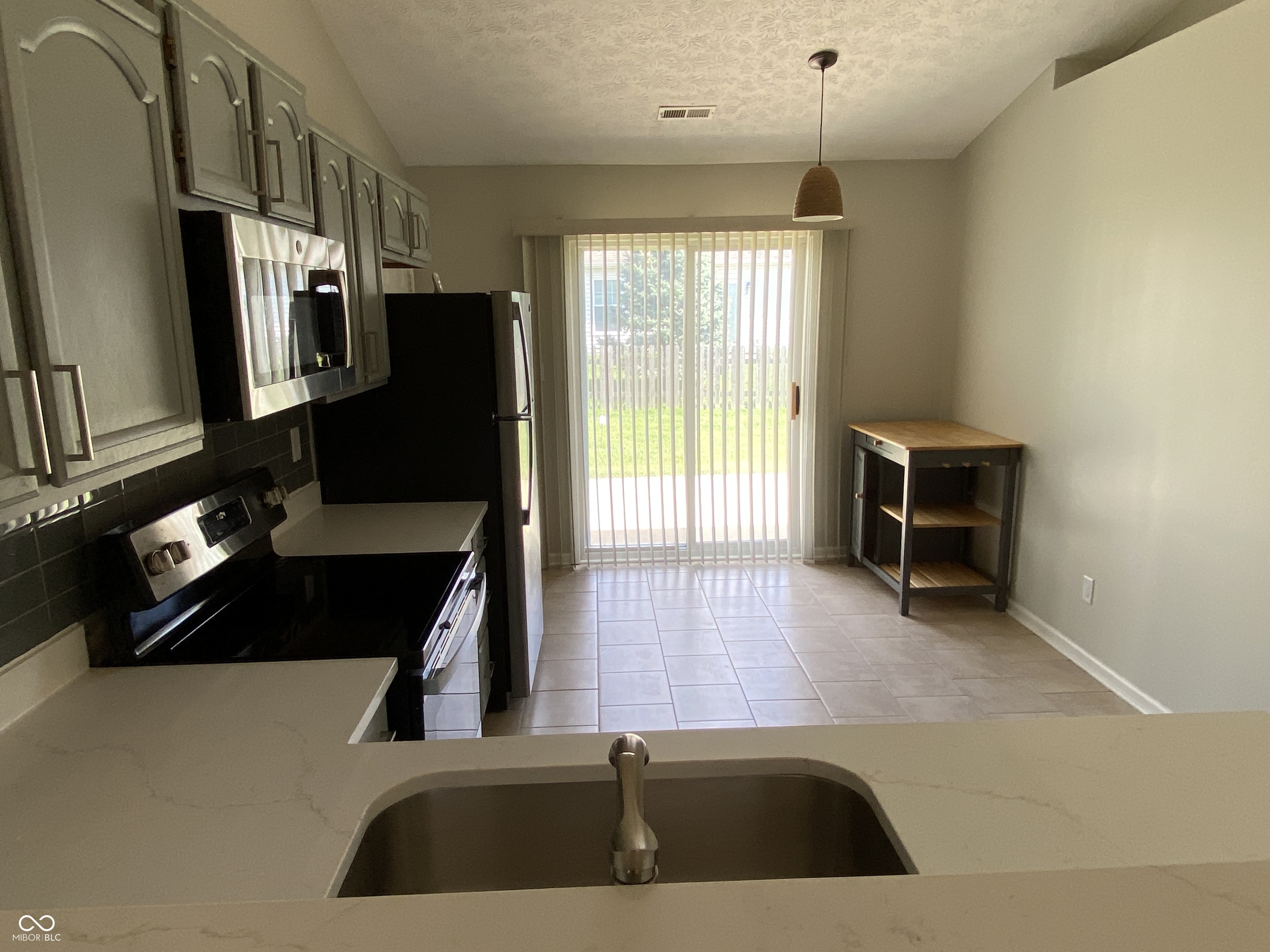 11229 Spring Blossom Lane Fishers, IN 46038 - Photo 4 of 15