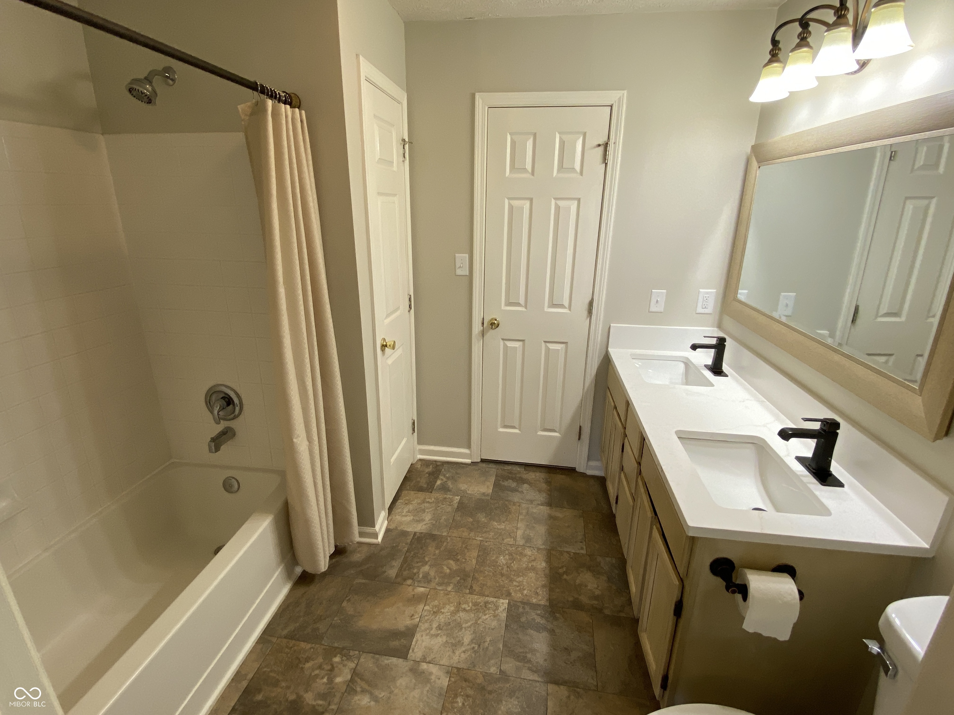 11229 Spring Blossom Lane Fishers, IN 46038 - Photo 8 of 15