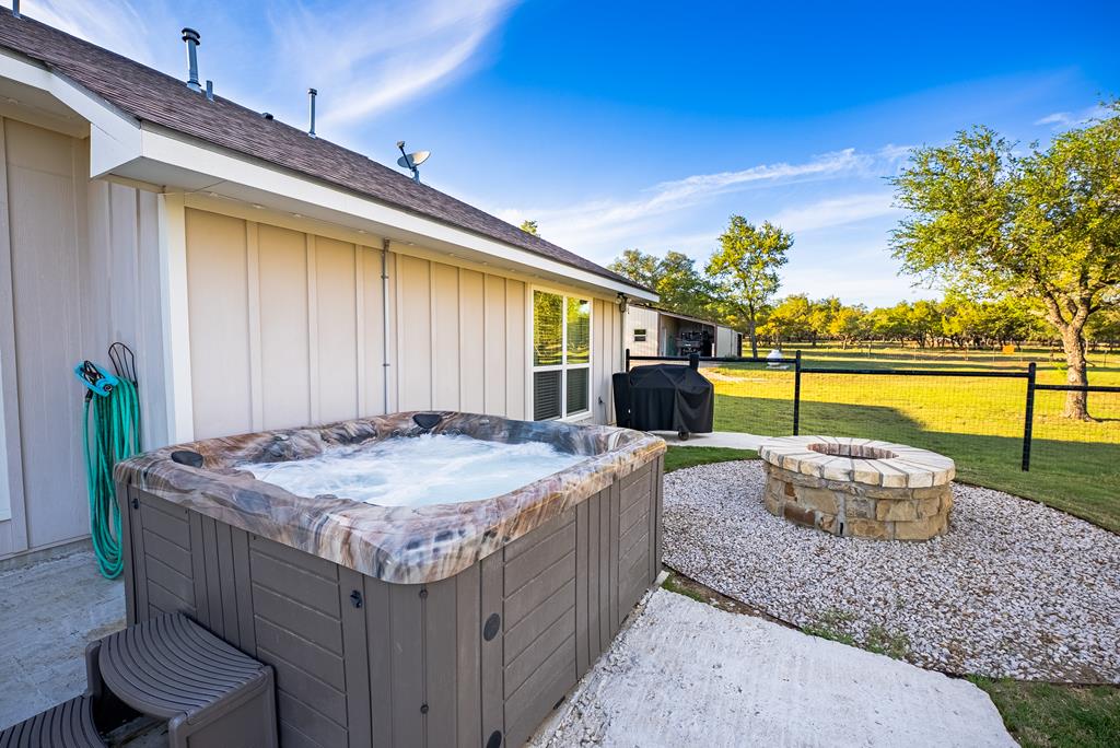 2873 Ranch Road Fredericksburg, TX 78624 - Photo 32 of 58
