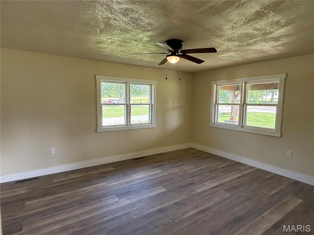 519 East Walnut Street Perry, MO 63462 - Photo 9 of 31