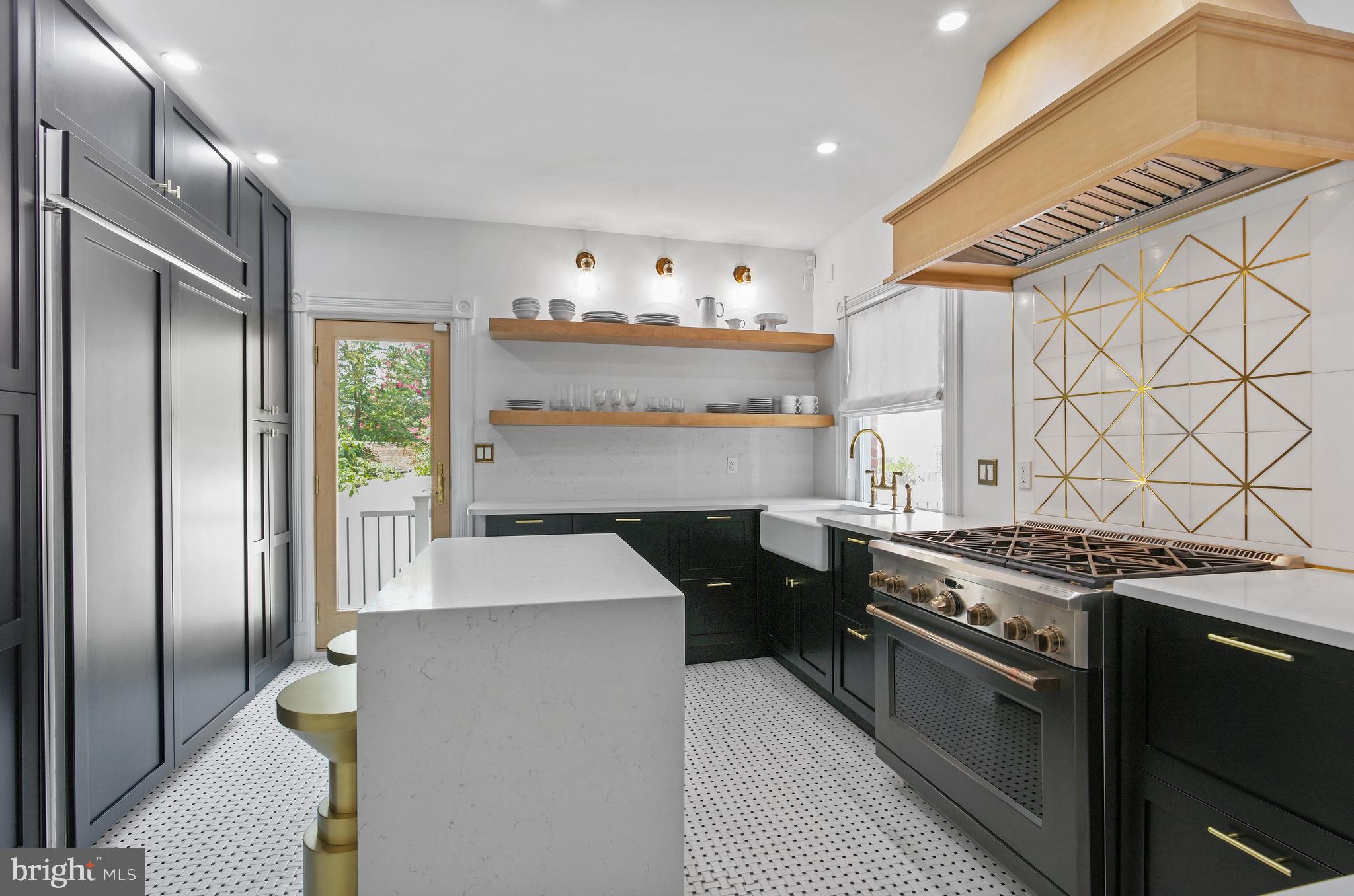 322 East Capitol Street Northeast Washington, DC 20003 - Photo 14 of 45