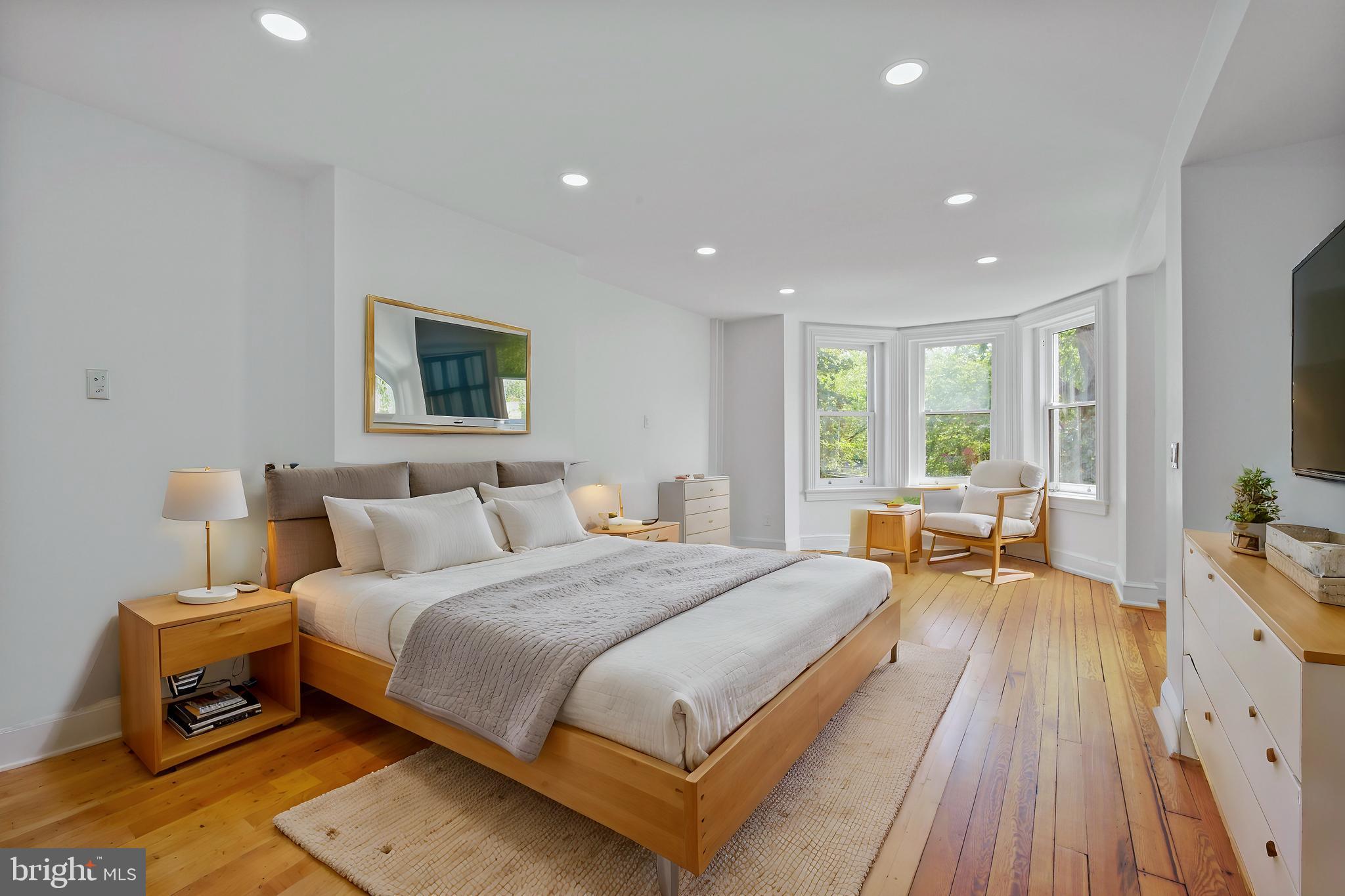 322 East Capitol Street Northeast Washington, DC 20003 - Photo 19 of 45