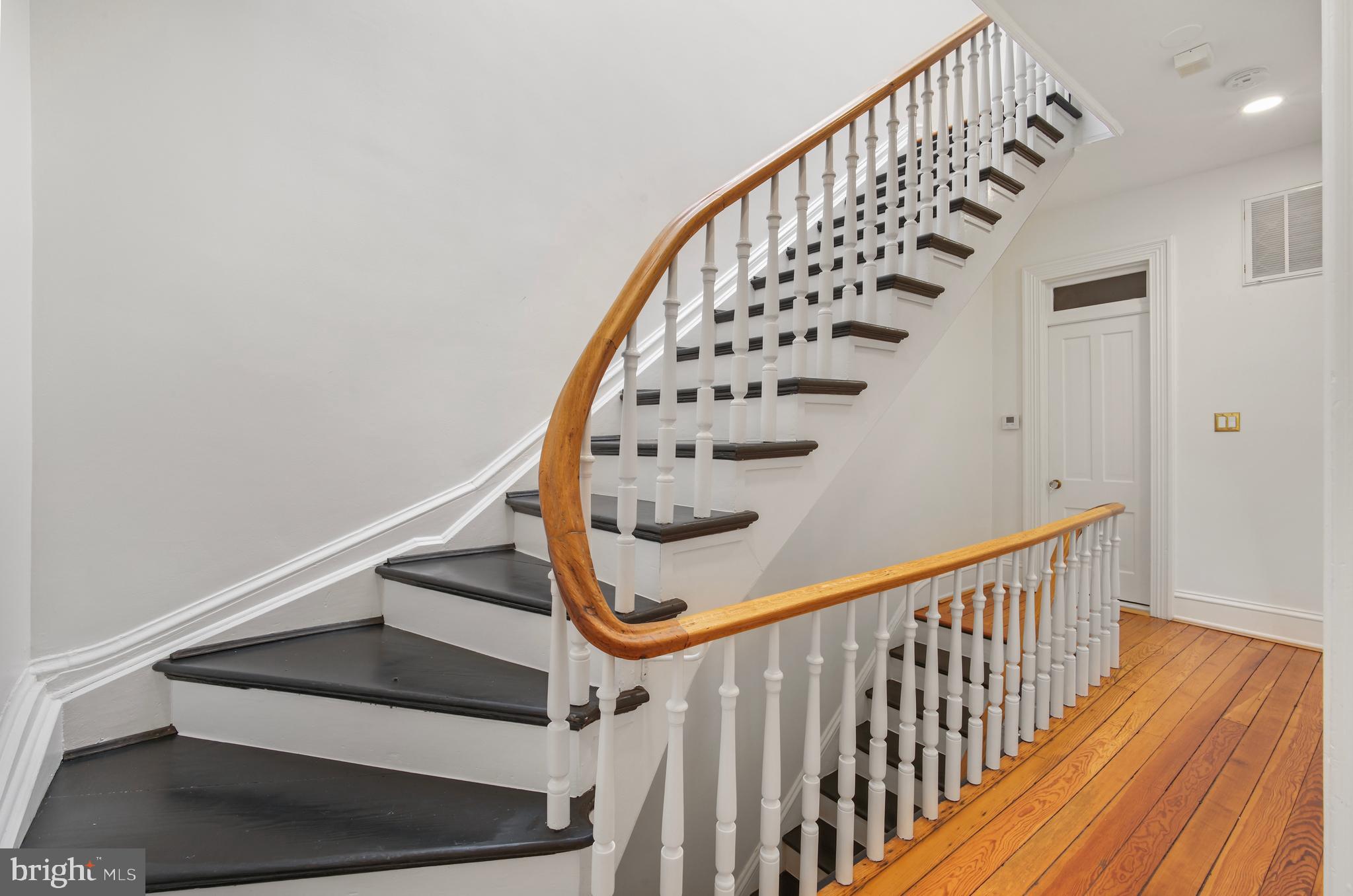 322 East Capitol Street Northeast Washington, DC 20003 - Photo 29 of 45