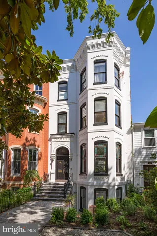$2,750,000 | 322 East Capitol Street Northeast, Washington, DC 20003