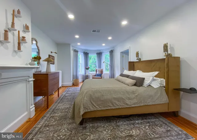 $2,750,000 | 322 East Capitol Street Northeast, Washington, DC 20003