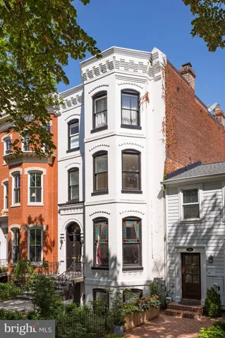 $2,750,000 | 322 East Capitol Street Northeast, Washington, DC 20003