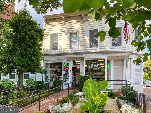 $2,750,000 | 322 East Capitol Street Northeast, Washington, DC 20003