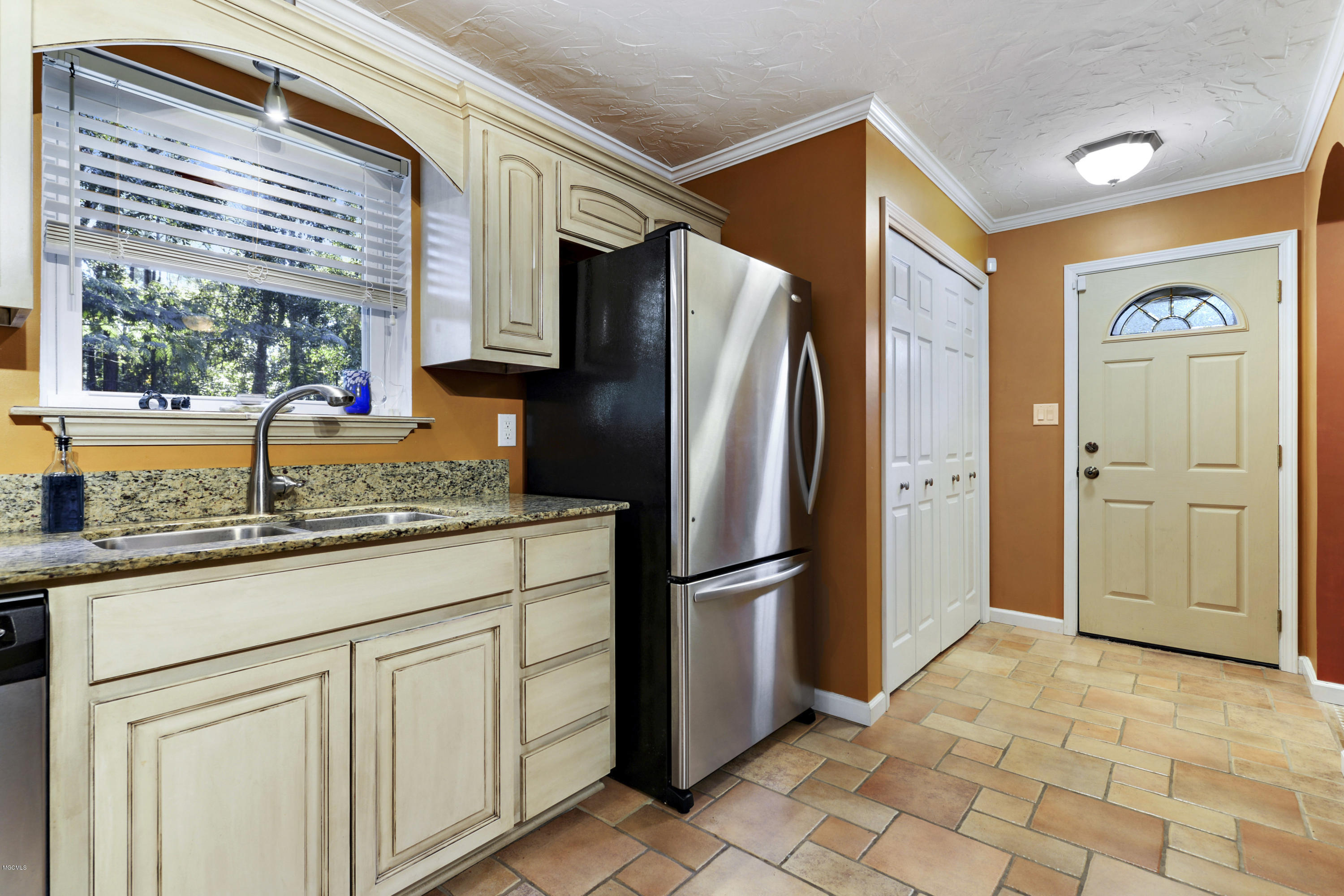 3620 Old Shell Landing Road Ocean Springs, MS 39564 - Photo 3 of 24 008 (6)