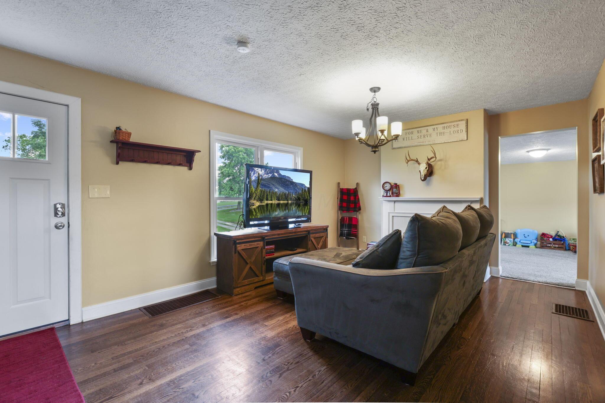 2240 Crumley Road Southwest Lancaster, OH 43130 - Photo 7 of 56 14-web-or-mls-BS5A1928