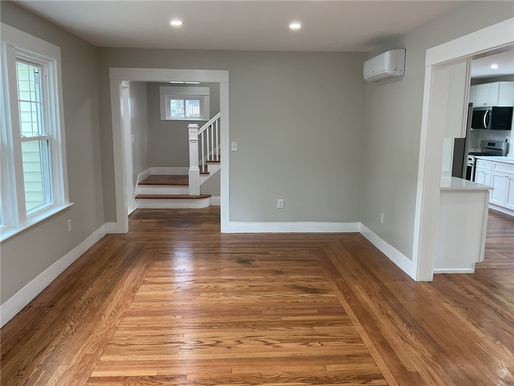 4196 Post Road Warwick, RI 02818 - Photo 5 of 39