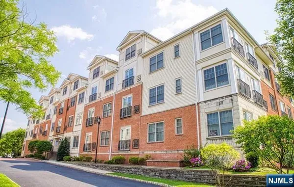 $469,000 | 1109 The Plaza, Tenafly, NJ 07670