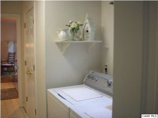 91 Riverside Drive Palmyra, VA 22963 - Photo 19 of 31 a bathroom with a sink and toilet