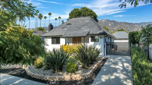 $1,899,000 | 1911 West Kenneth Road, Glendale, CA 91201