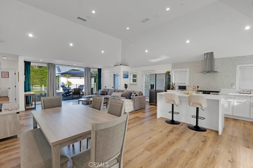 1911 West Kenneth Road Glendale, CA 91201 - Photo 12 of 38